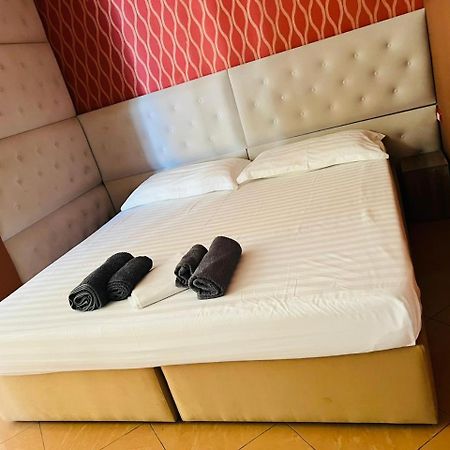 Inn Hotel Škalngur Extérieur photo